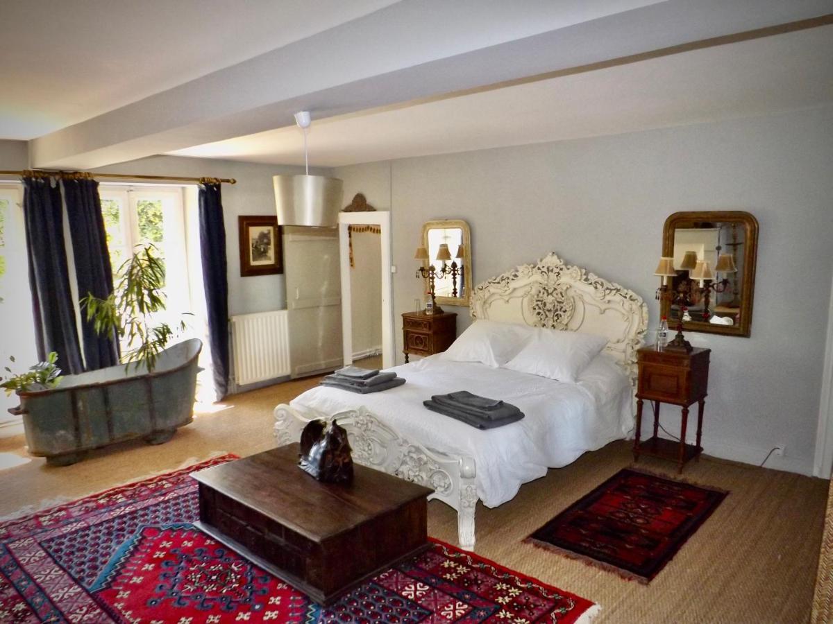 Domaine De Lalat - B&B With En-Suite Bathrooms All Rooms With Garden Views Montembœuf Exteriör bild