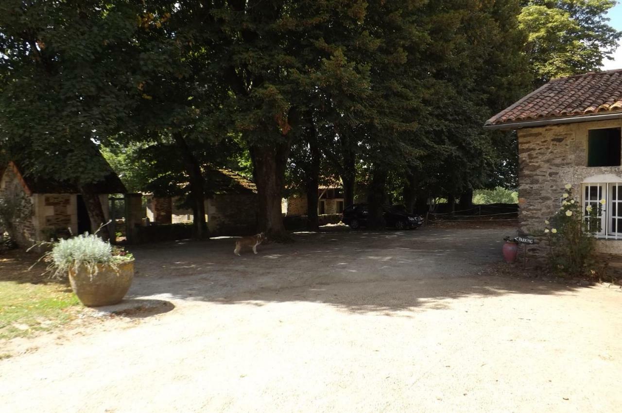 Domaine De Lalat - B&B With En-Suite Bathrooms All Rooms With Garden Views Montembœuf Exteriör bild