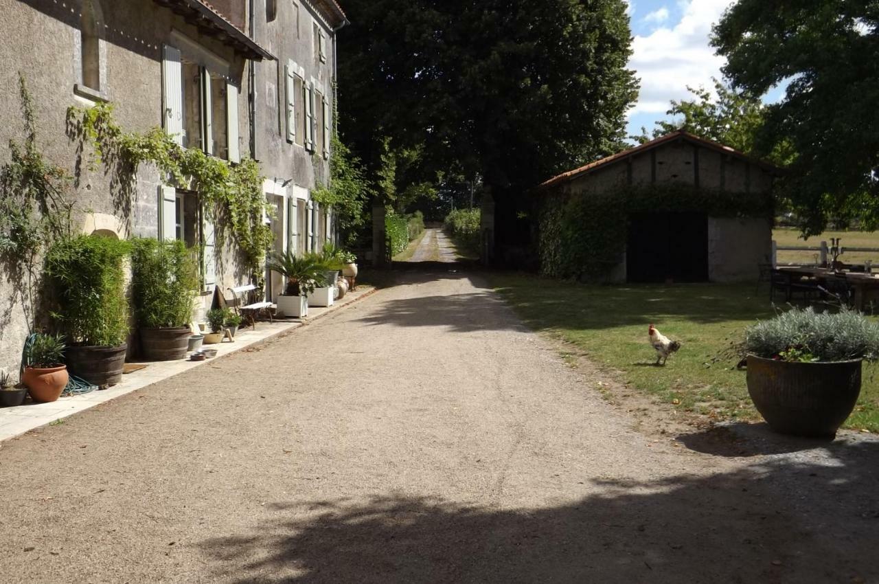 Domaine De Lalat - B&B With En-Suite Bathrooms All Rooms With Garden Views Montembœuf Exteriör bild