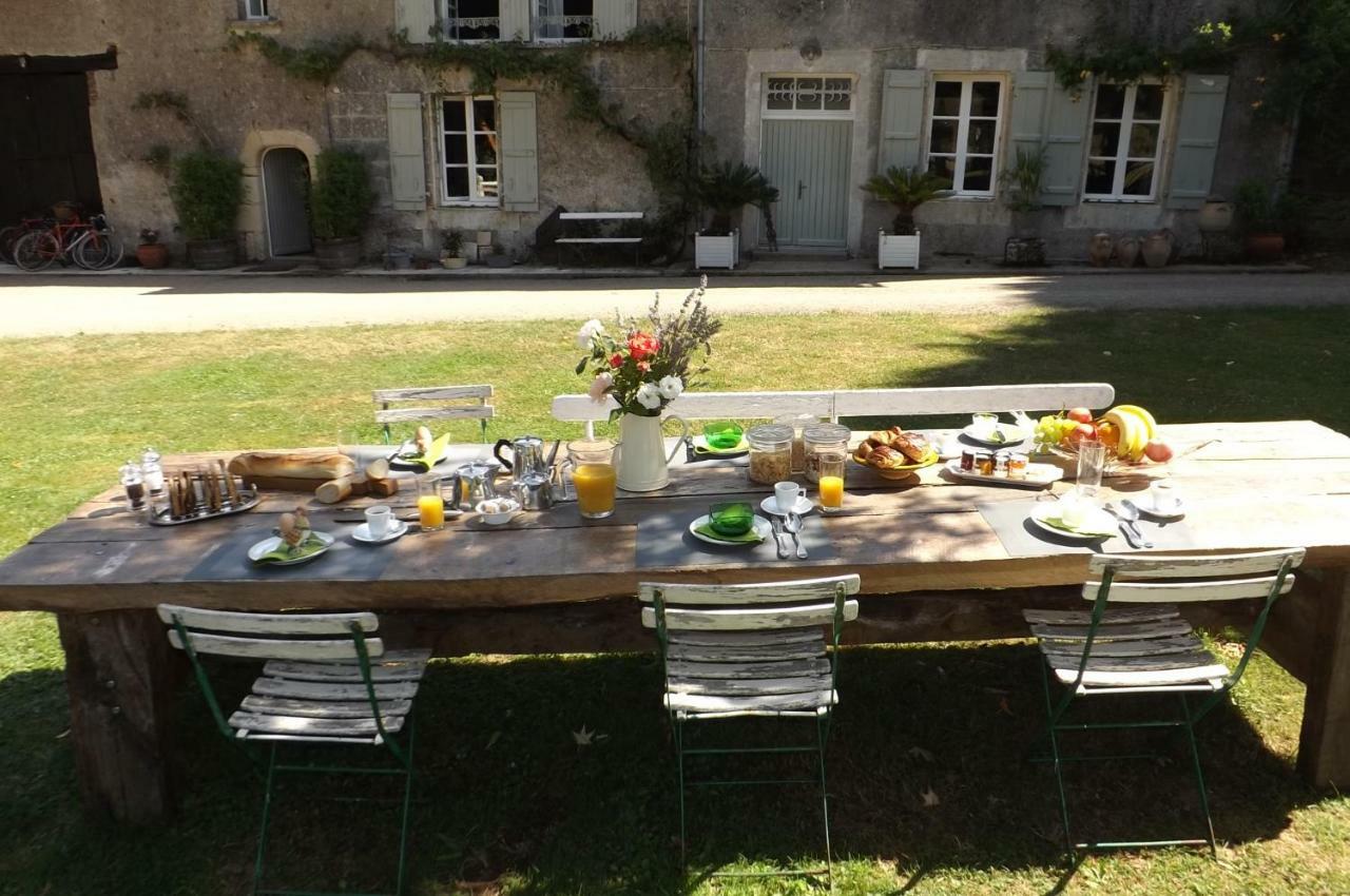 Domaine De Lalat - B&B With En-Suite Bathrooms All Rooms With Garden Views Montembœuf Exteriör bild